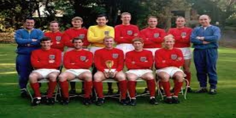 冠军之师：传奇阵容与战术密码 - ag官网